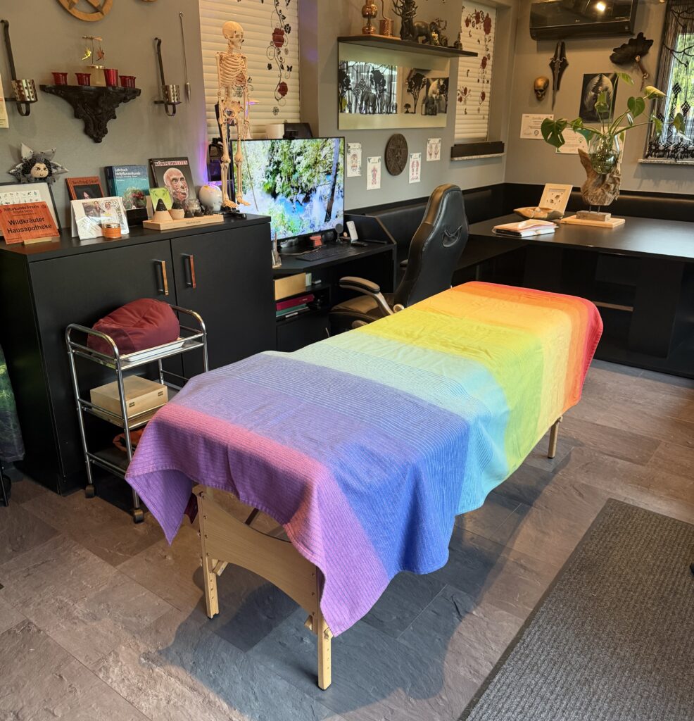Massageliege Naturkunde Praxis Angela Dangl